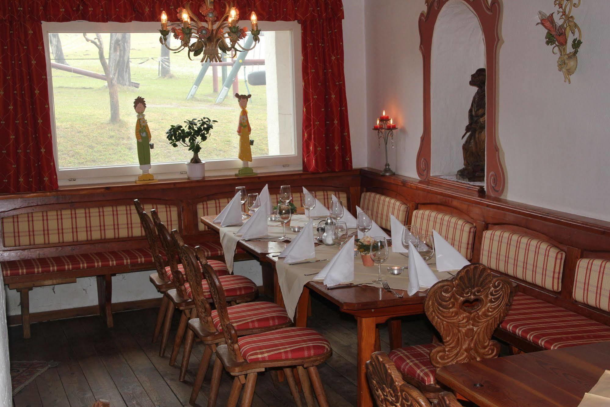 Nattererboden Hotell Natters Exteriör bild